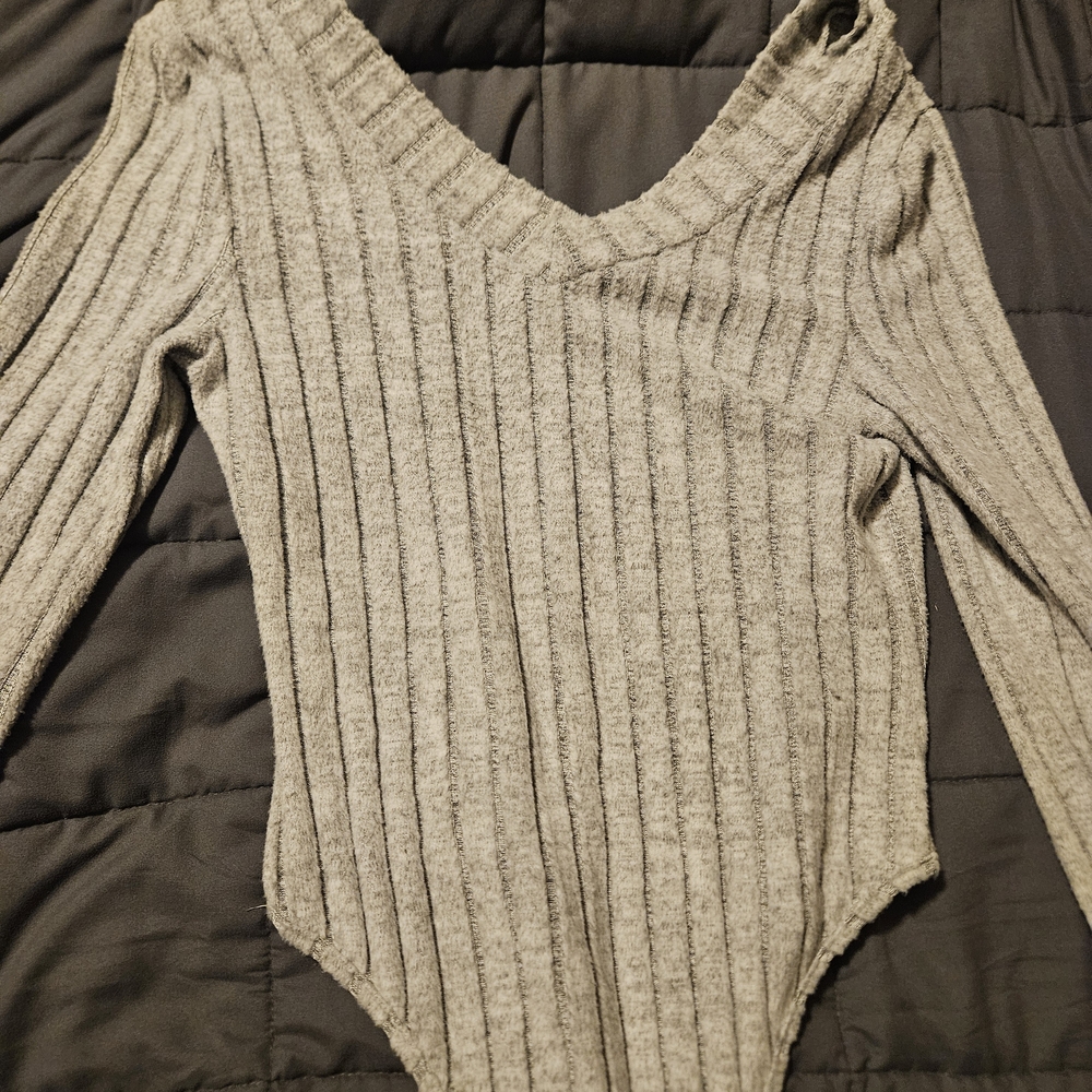 Ribbed V-Neck Long Sleeve Bodysuit